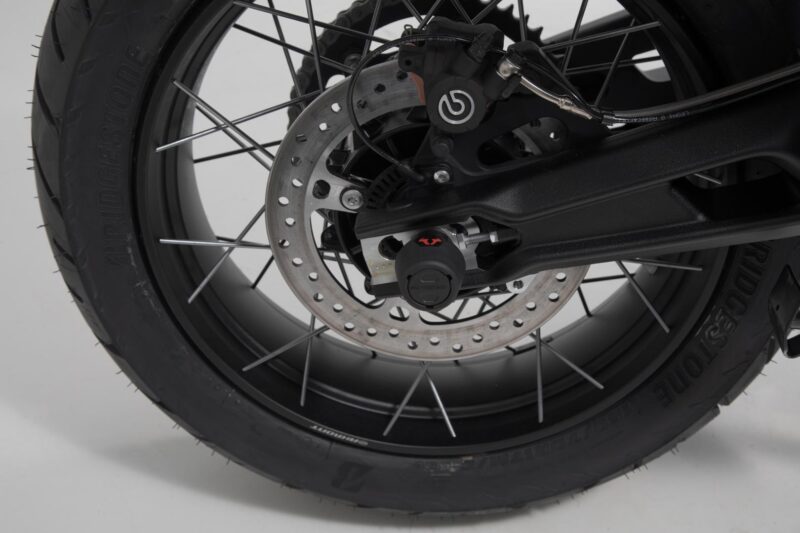 Roulettes de protection pour bras oscillant Noir. Triumph Tiger 800 (10-)/ 900 (19-).