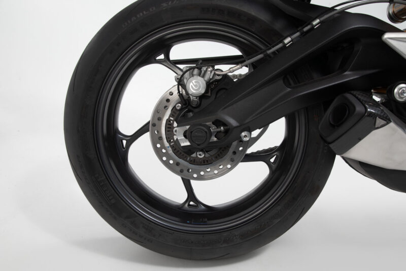 Roulettes de protection pour bras oscillant Noir. Street Triple (12-), Daytona (13-17).
