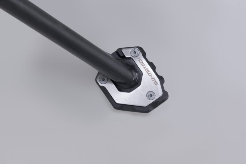 Extension de pied de béquille latérale Noir/Argent. Suzuki DR-Z4S (25-).