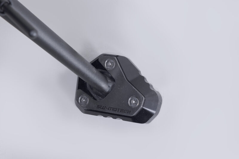 Extension de pied de béquille latérale Noir/Gris. Versys 1000 (14-) / 1100 (24-).