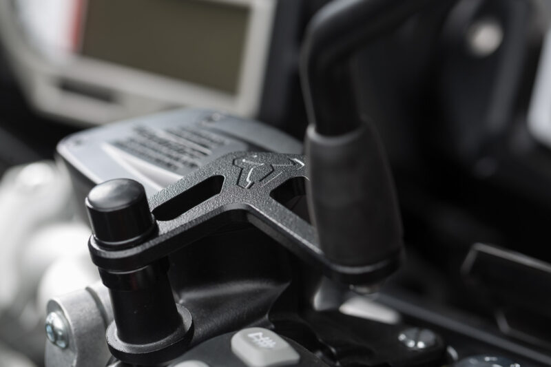 Extension de rétroviseur pour BMW Noir. Sur pas de vis original. Longueur : 66 mm.