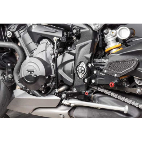 TRIUMPH STREET TRIPLE COMMANDES RECULEES INVERSEES OU NON
