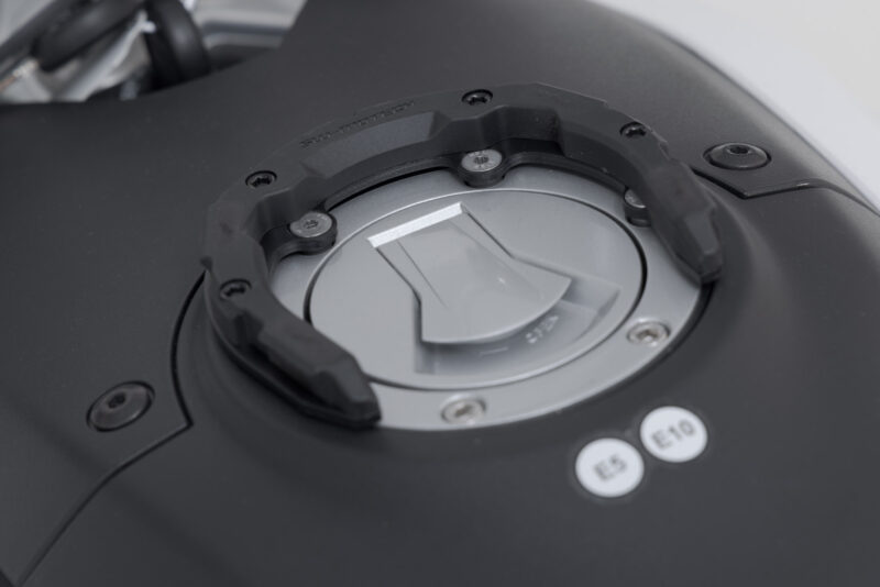 Anneau de réservoir PRO Noir. Pour réservoir avec 6 vis.