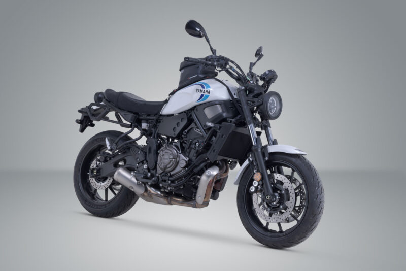 Support latéral gauche V-LOC Yamaha XSR700 (15-) / XSR700 XT (19-).