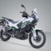 Support latéral PRO pour Akrapovic Noir. Kawasaki KLE500 / KLE500 SE (26-).