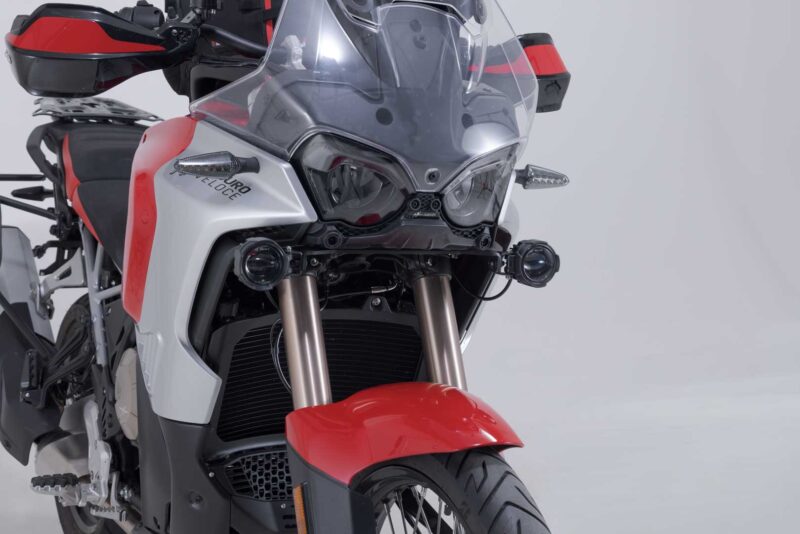 EVO Kit de feux anti-brouillard Noir. MV Agusta Enduro Veloce (24-).
