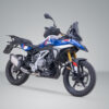 vmc_07_984_11100_2_xl Support latéral gauche V-LOC BMW F 450 GS (25-). Pour porte-bagage BMW.