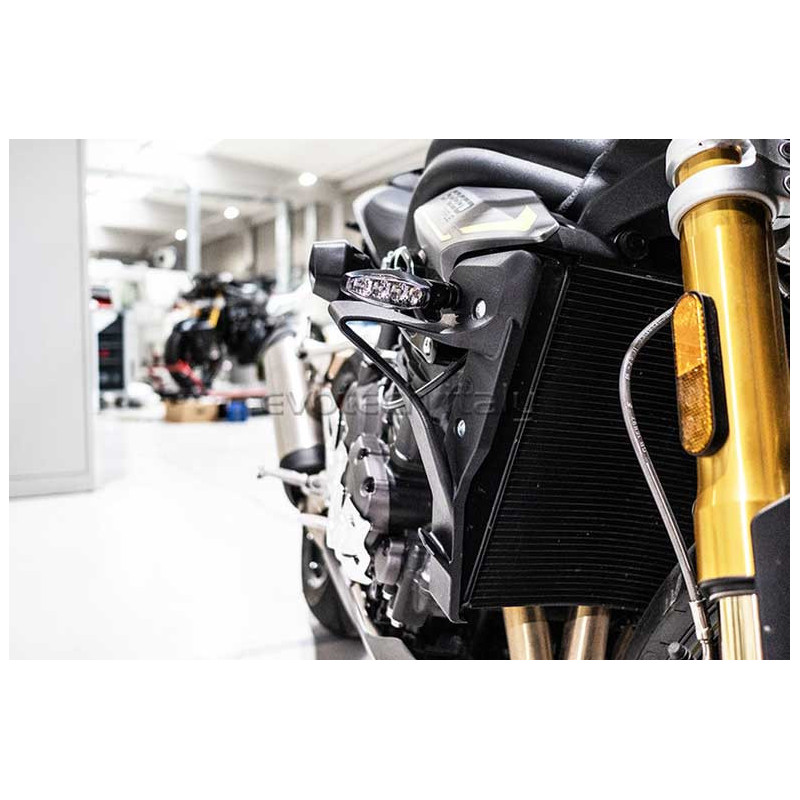 AILETTES AERODYNAMIQUES AVEC CACHE LATERAUX RADIATEUR SPEED TRIPLE 1200 RS