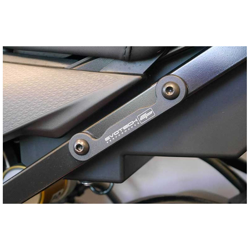 bmw-plaque-cache-fixation-repose-pied-passager-evotech-performance BMW PLAQUE CACHE FIXATION REPOSE PIED PASSAGER EVOTECH PERFORMANCE