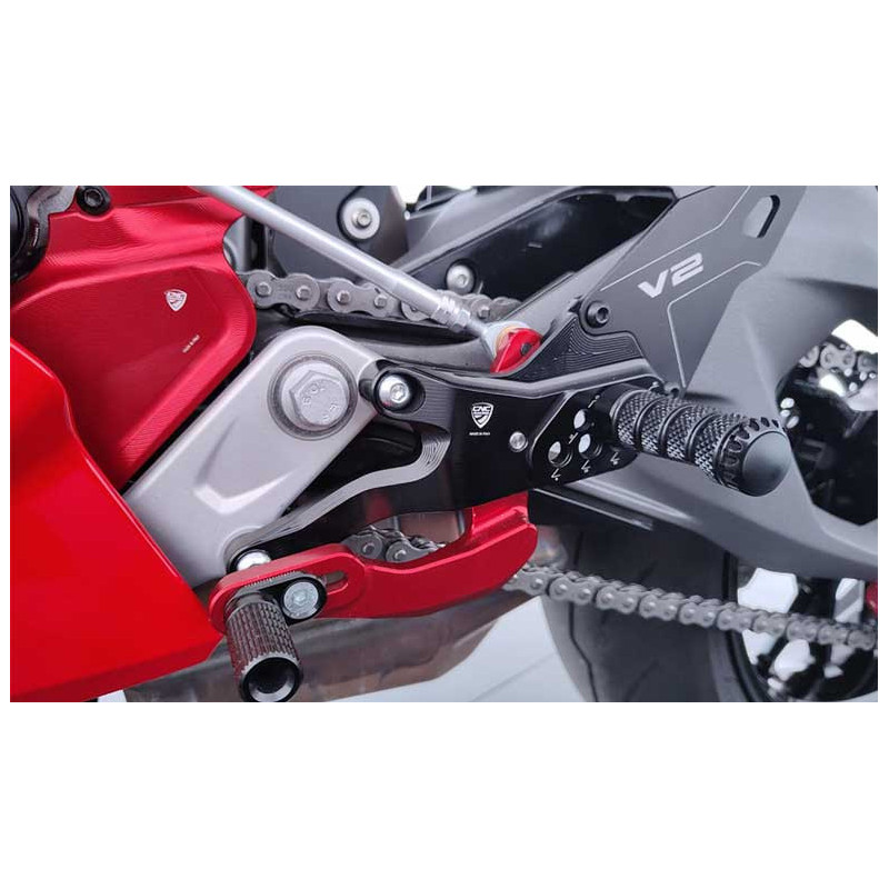 COMMANDES RECULEES REGLAGBLE CNC RACING DUCATI PANIGALE V2 2025/*