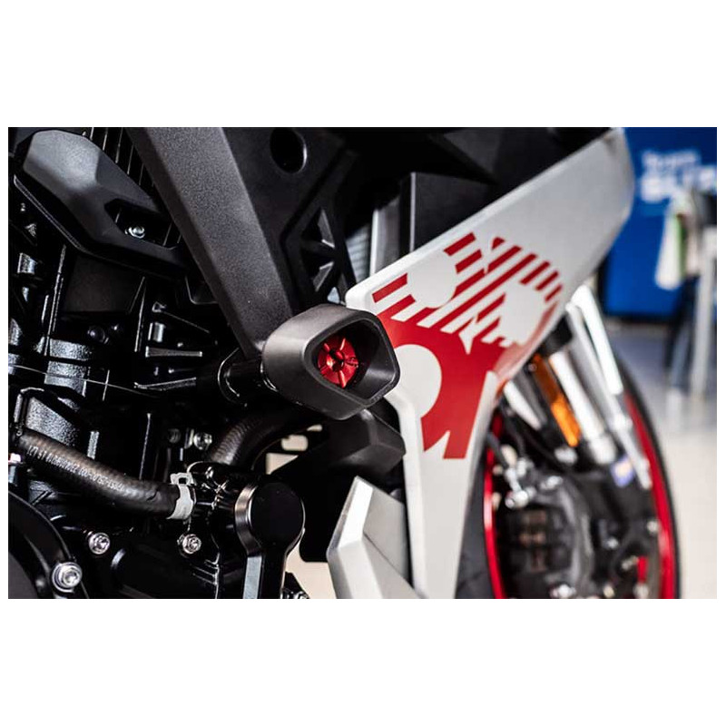 KIT ROULETTE DE PROTECTION SUZUKI GSX8 R 24
