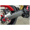 PROTECTION DE BRAS OSCILLANT EN CARBONE CNC RACING DUCATI HYPERMOTARD 698 MONO