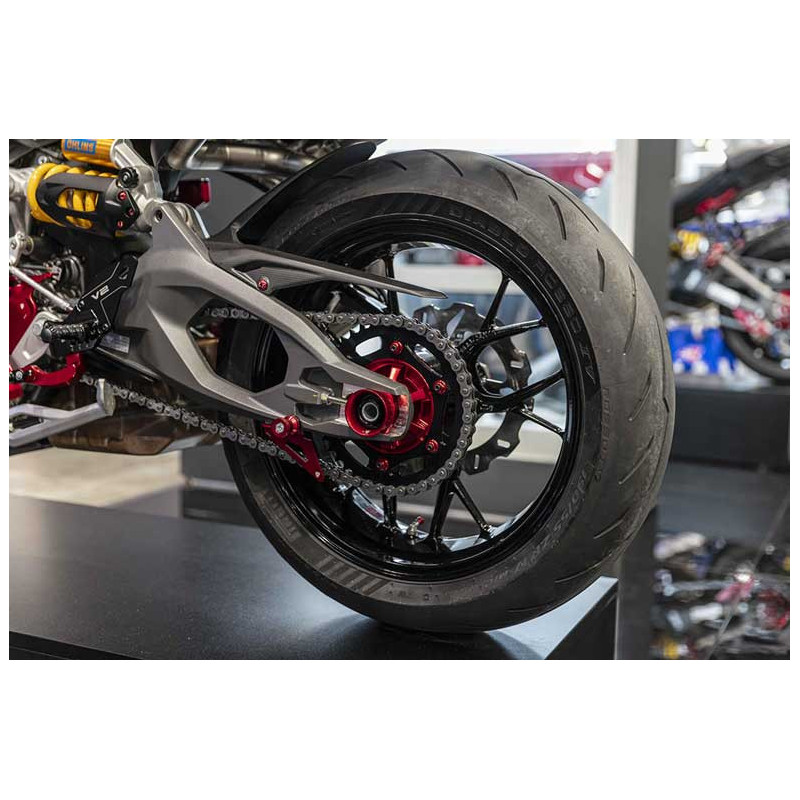 protection-de-chaine-cnc-racing-panigale-v2-streetfighter-v2-2025 PROTECTION DE CHAINE CNC RACING PANIGALE V2 / STREETFIGHTER V2 2025+