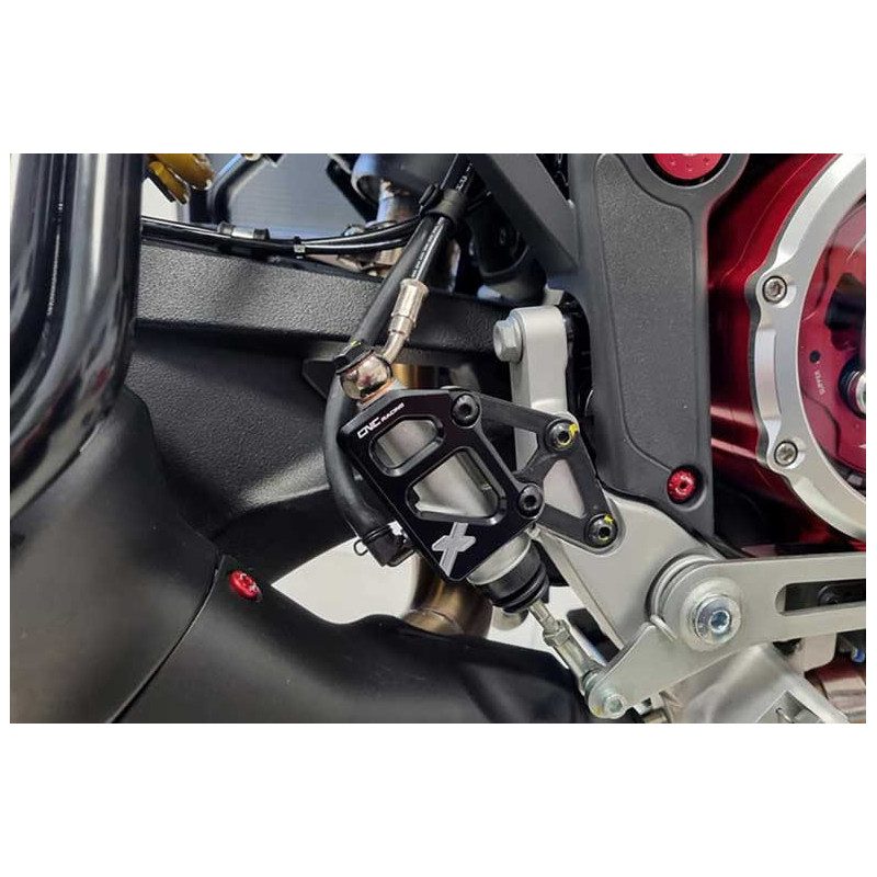 PROTECTION DE MAITRE CYLINDRE DE FREIN ARRIERE CNC RACING DUCATI DESERT X