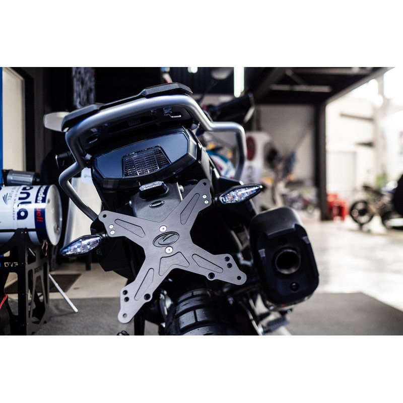 SUPPORT DE PLAQUE EVOTECH CF MOTO 800 MT