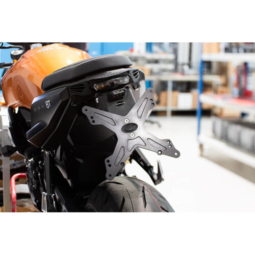SUPPORT DE PLAQUE | SUZUKI GSX 8 T | TT 2026+ EVOTECH RC