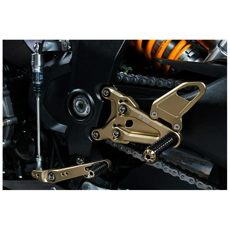 TRIUMPH SPEED TRIPLE 1200 RR COMMANDES RECULEES INVERSEE OU NON