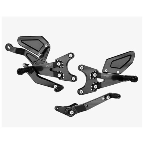 YAMAHA R1 COMMANDES RECULEES INVERSEES OU NON ECHAPPEMENT AKRAPOVIC