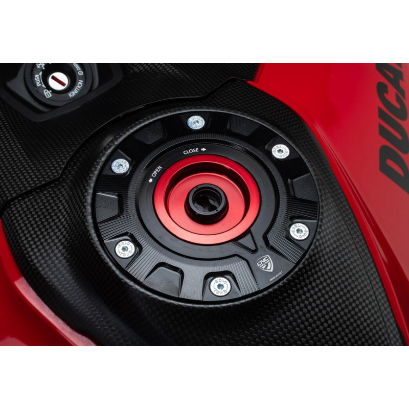 cache-reservoir-superieur-carbone-cnc-racing-ducati-mulstrada-v2-2025-2026 CACHE RESERVOIR SUPERIEUR CARBONE CNC RACING DUCATI MULSTRADA V2 2025-2026