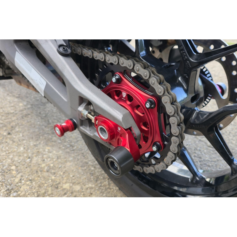 COUVRE FLASQUE DE PORTE COURONNE CNC RACING DUCATI MULTISTRADA V2 2025/*